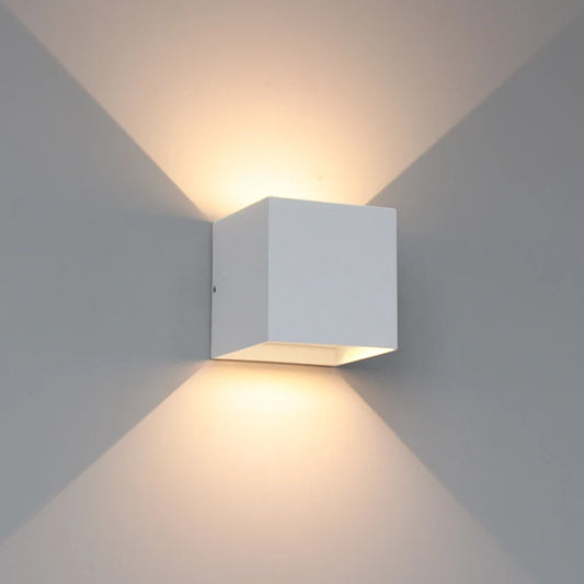 Outdoor Aluminum Wall Light