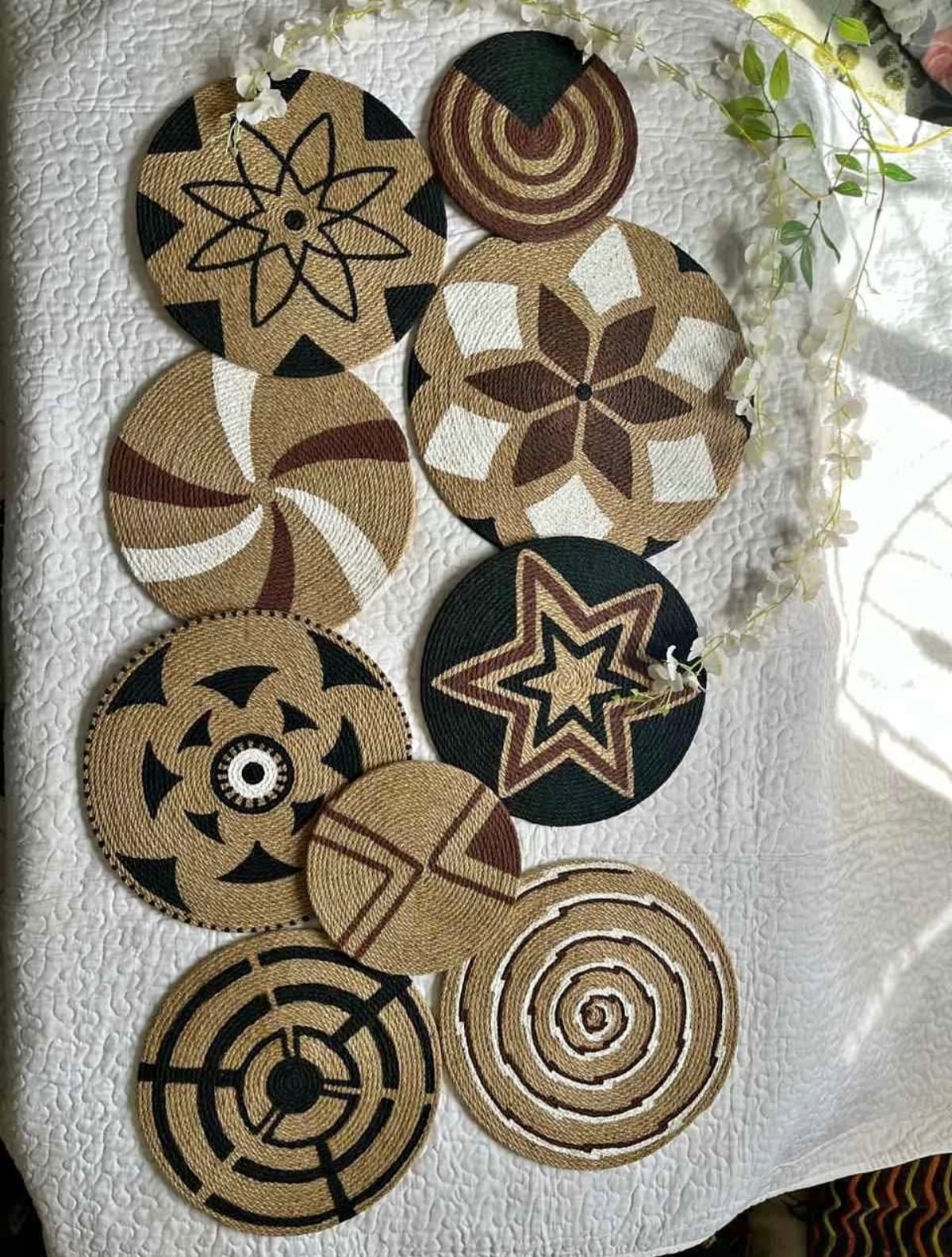 Décoration Murale Marocaine Artisanale – Cercle Brodé à la Main | Plusieurs Couleurs